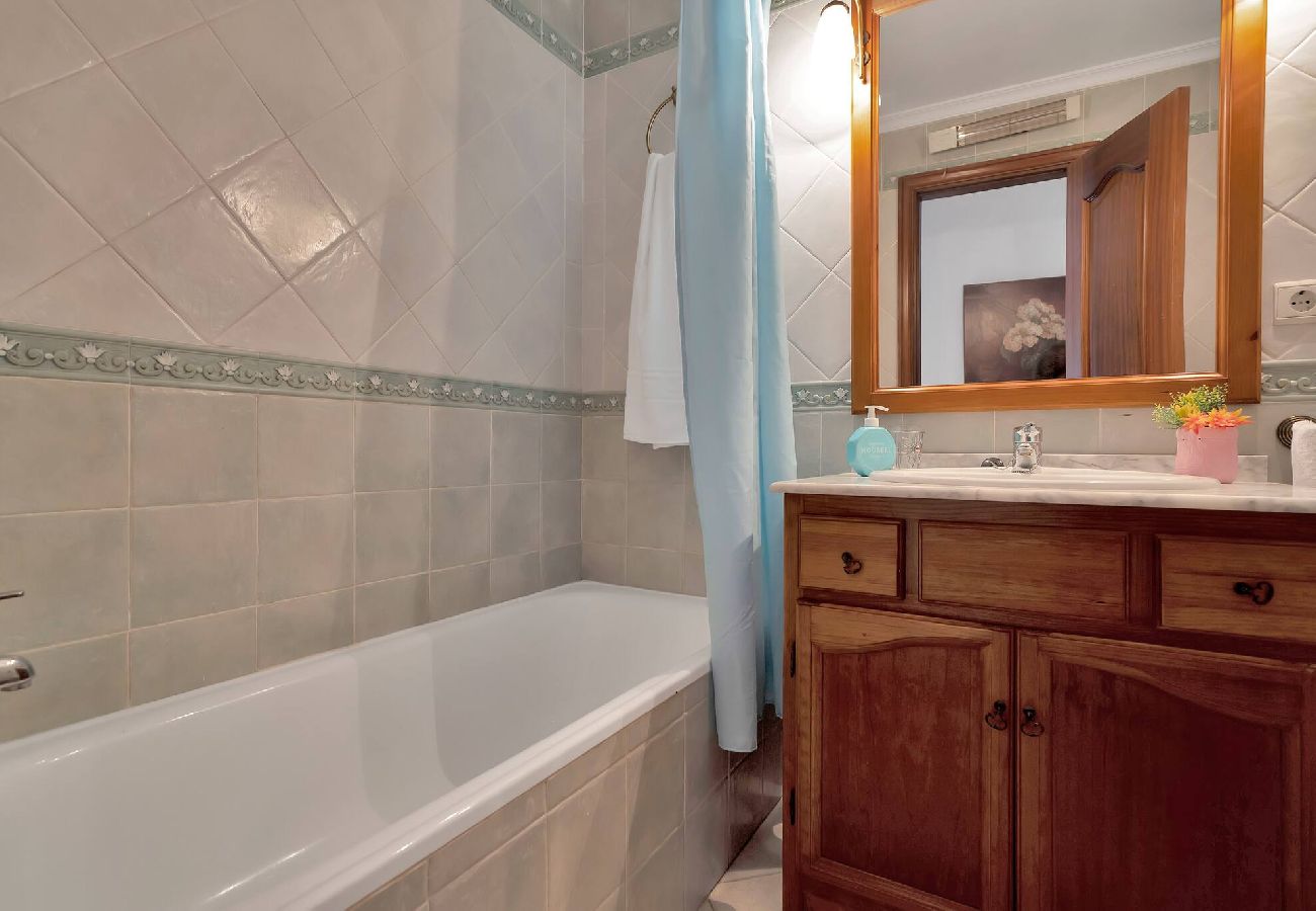 Apartamento en San Pedro de Alcántara - DEL VALLE 72 1