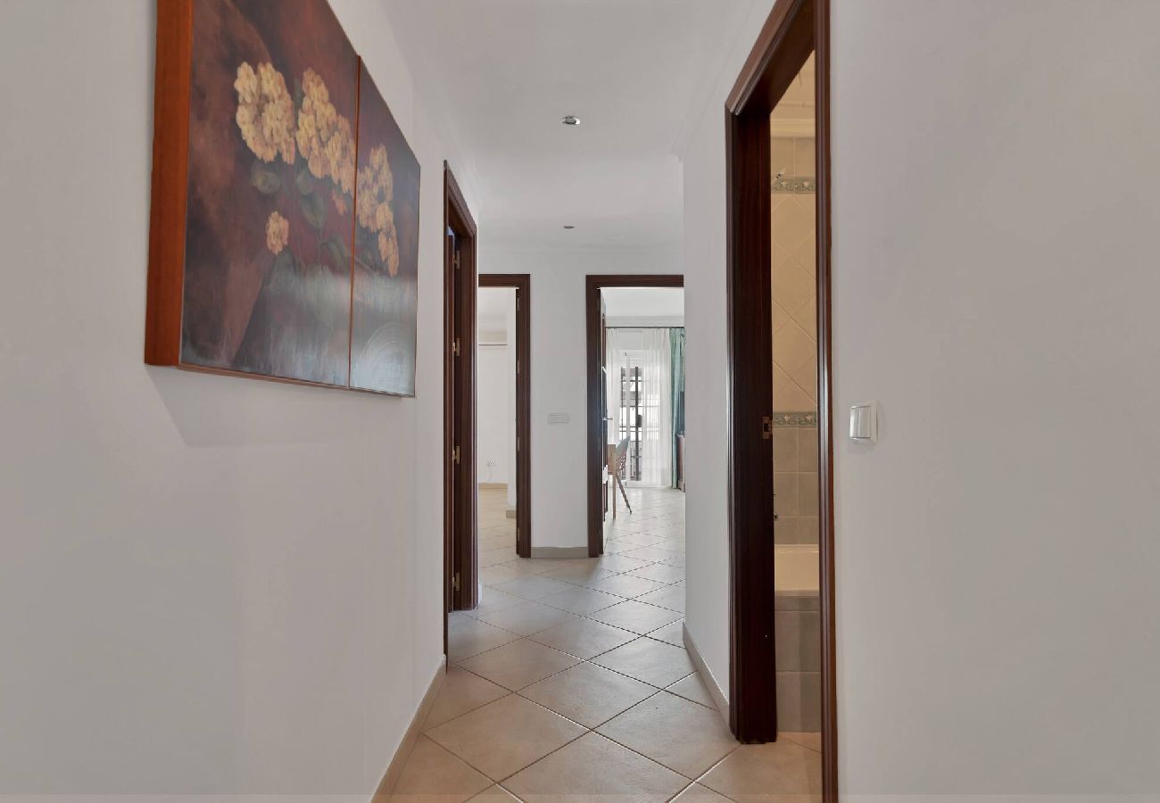 Apartamento en San Pedro de Alcántara - DEL VALLE 72 1