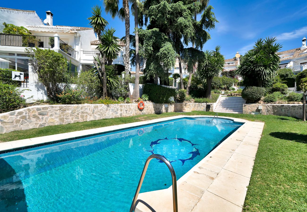 Casa adosada en Marbella - MONTEPIEDRAS 23