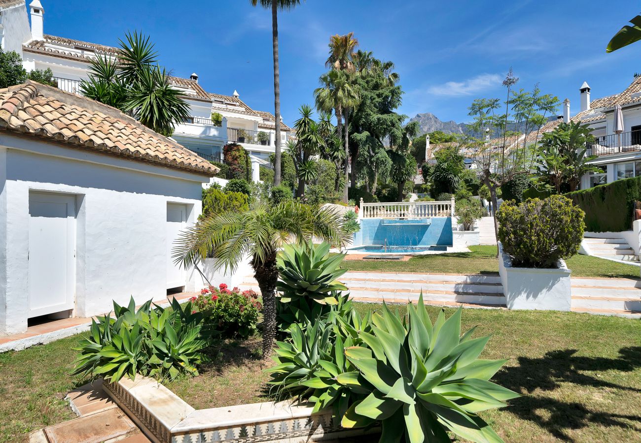 Doppelhaushälfte in Marbella - MONTEPIEDRAS 23
