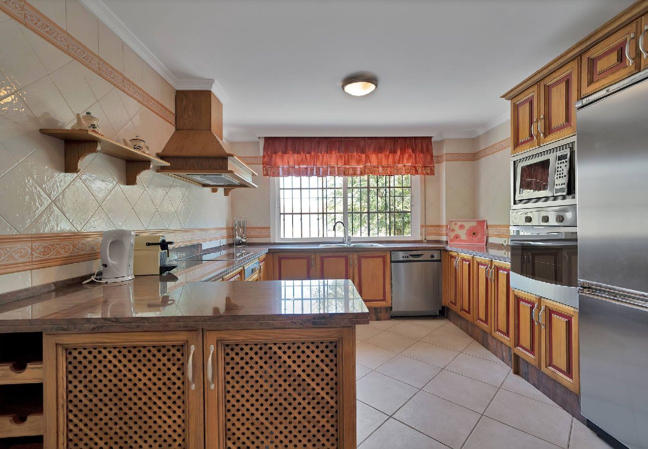 Apartment in San Pedro de Alcántara - DEL VALLE 72 1